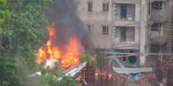 मुंबई : घाटकोपर इलाके में विमान दुर्घटनाग्रस्त, पांच लोगों की मौत