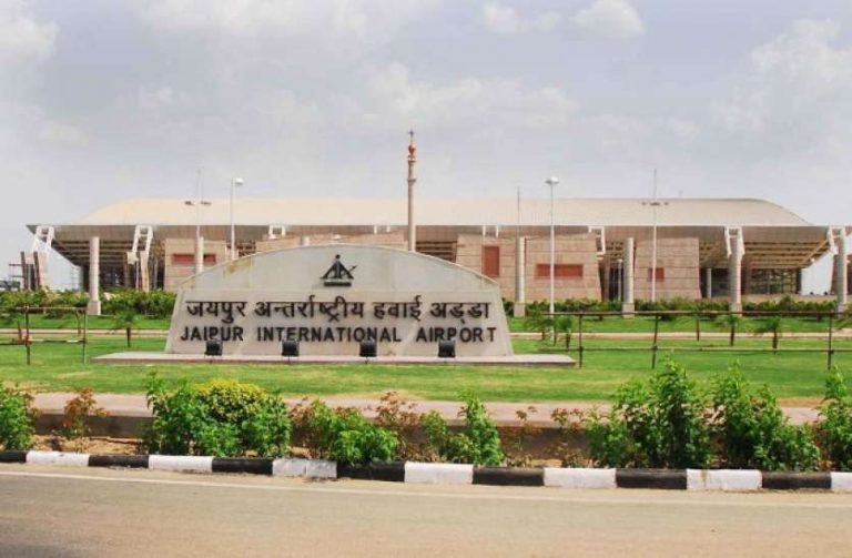 लखनऊ,जयपुर समेत पांच हवाई अड्डों की 50 साल तक देखरेख करेगा अडानी समूह
