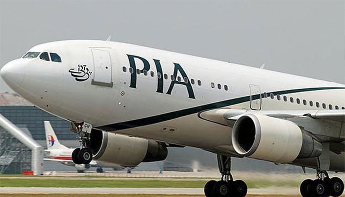 बड़ा पछताया पाकिस्तान, बिना किसी यात्री के उड़ा दिए 82 विमान