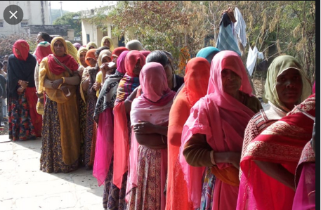 राजस्थान पंचायत चुनाव के तीसरे चरण का मतदान जारी, लोगों में भारी जोश