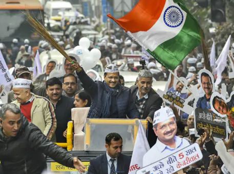 दिल्ली चुनाव में केजरीवाल के सामने कांग्रेस और बीजेपी ने इन्हें उतारा