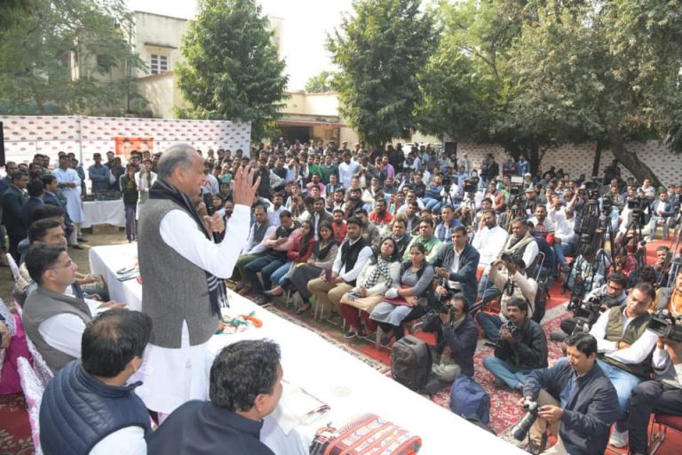 In Pep Talk to youth leaders, CM Gehlot gives them lesson of political life