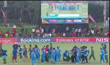 जीत की खुशी में बांग्लादेश की टीम के खिलाड़ियों ने हदें की पार, भारतीय टीम के साथ भिड़े