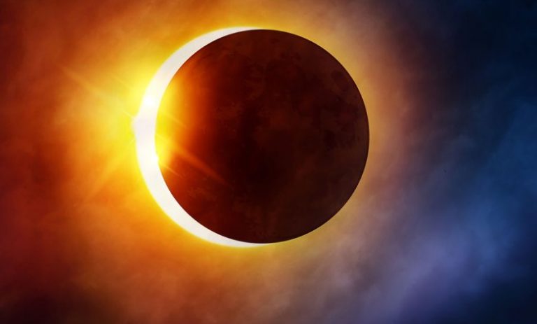 साल का पहला सूर्य ग्रहण कल, लेकिन आज ही बंद हो जाएंगे चारों धाम के कपाट, जानिए क्यों ?