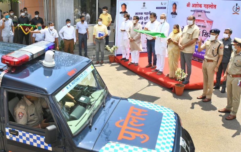 अब जयपुर पुलिस भी हुई हाईटेक, मुख्यमंत्री गहलोत ने पुलिस कमिश्नरेट के 197 नए वाहनों को दिखाई हरी झंडी