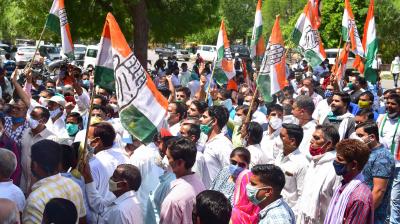 राजस्थान में सरकार और राज्यपाल के बीच जंग तेज, कांग्रेस कल राजभवनों के सामने करेगी धरने प्रदर्शन