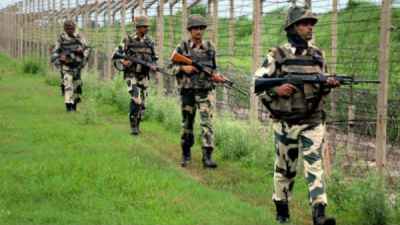 जम्मू-कश्मीर के नौशेरा सेक्टर में सेना ने नाकाम की घुसपैठ की कोशिश, दो आतंकी ढेर, एक घायल