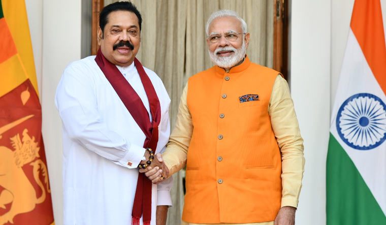 श्रीलंका आम चुनाव में चीनी समर्थक महिंदा राजपक्षे की पार्टी को मिला बहुमत, भारत के लिए बढ़ी मुश्किलें