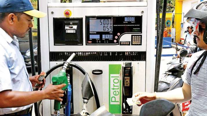 पेट्रोल के दामों में एक फिर तेजी, लगातार पांचवें दिन14 पैसे की हुई वृद्धि