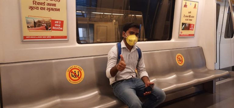 169 दिन बाद दिल्ली में फिर चली मेट्रो, यात्रियों को कोरोना गाइडलाइन्स का पालन करना अनिवार्य
