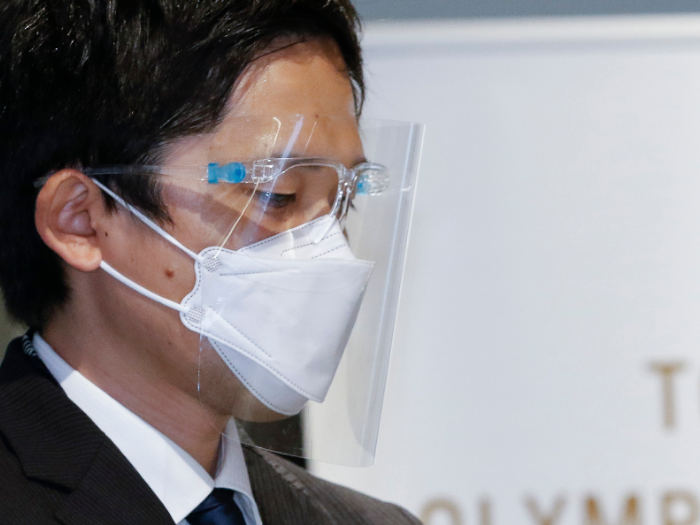 जापान के सुपर कंप्यूटर का दावा- कोरोना संक्रमण रोकने के लिए फेस मास्क का विकल्प नहीं प्लास्टिक फेस शील्ड