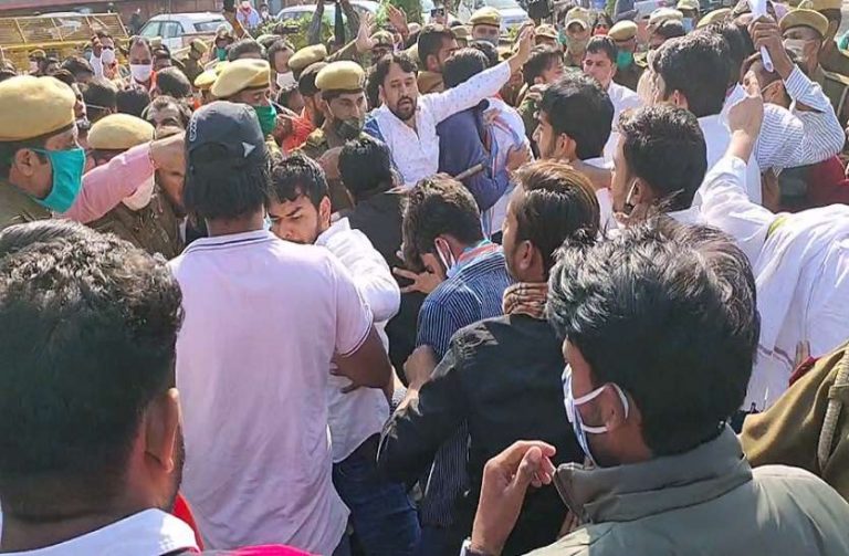 भारत बंद के दौरान हिंसा की तस्वीर आई सामने, जयपुर में कांग्रेस-भाजपा कार्यकर्ताओं के बीच भिडंत