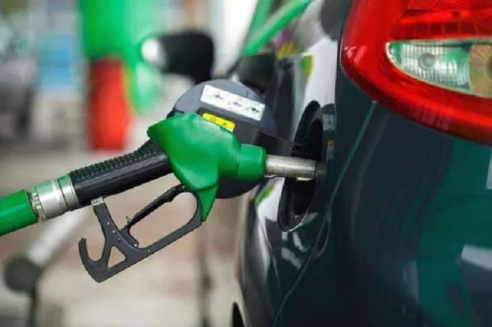 कमर तोड़ रही पेट्रोल-डीजल की बढ़ती कीमतें, गहलोत सरकार की दी हुई राहत भी बेअसर