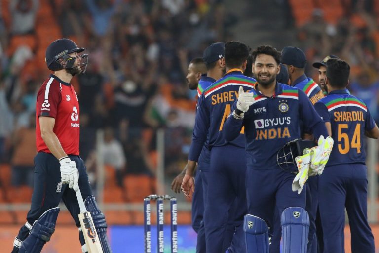 भारत-इंग्लैंड के बीच तीसरा टी-ट्वेंटी मैच आज, दोनों टीमों में हो सकते हैं कुछ बदलाव