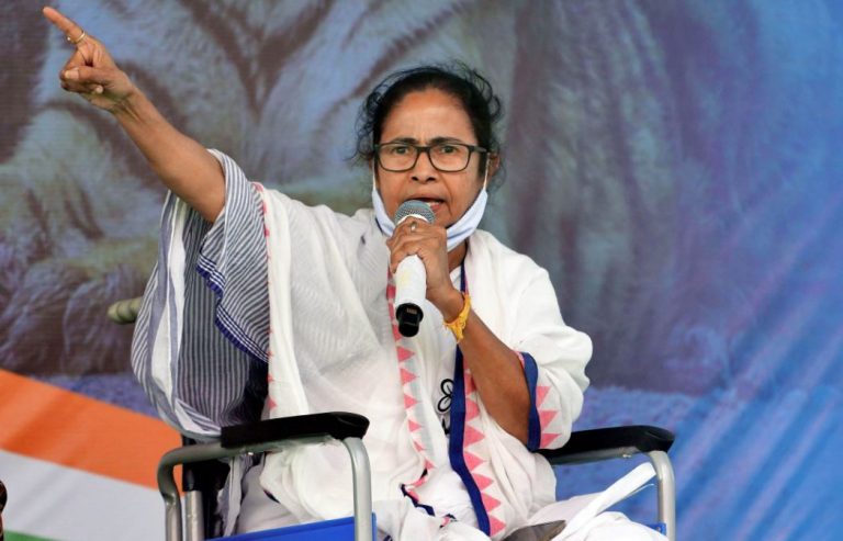 ममता बनर्जी ने पीएम मोदी को दिया करारा जवाब, कहा- पहले अपने गृहमंत्री को संभालें