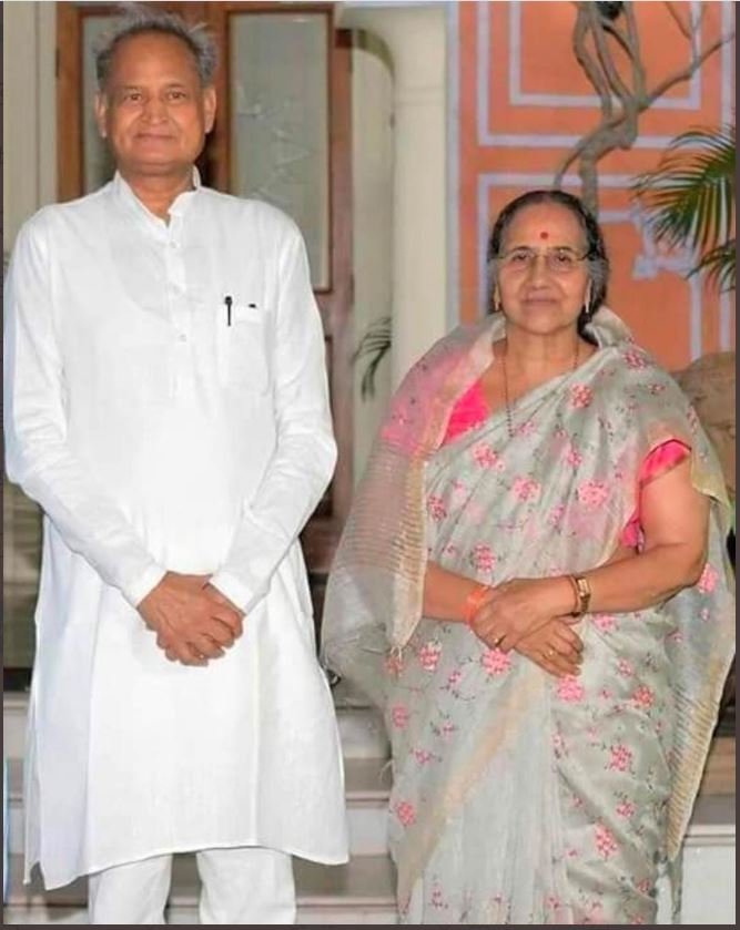 मुख्यमंत्री अशोक गहलोत और उनकी पत्नी ने जीती जंग, कोरोना को हराकर दोनों हुए स्वस्थ्य