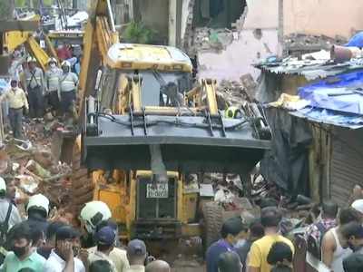 मुंबई में भारी बारिश से आई आफत, मलाड में चार मंजिला इमारत ढहने से 11 की मौत