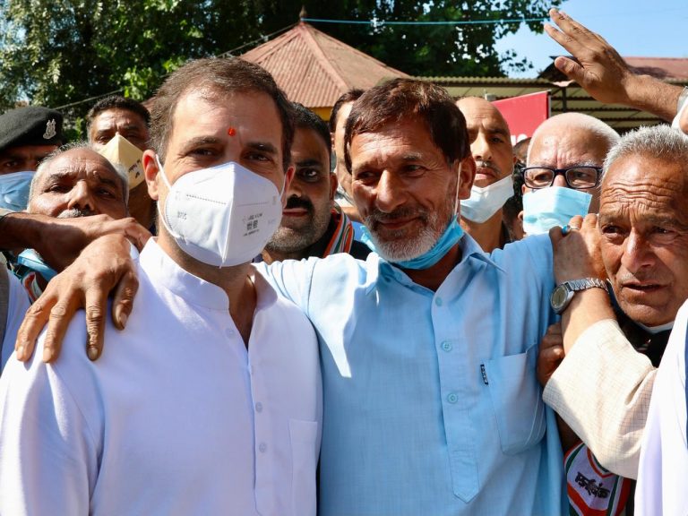 जम्मू-कश्मीर दौरे पर पहुंचे राहुल गांधी बोले- मुझ में थोड़ी कश्मीरियत है