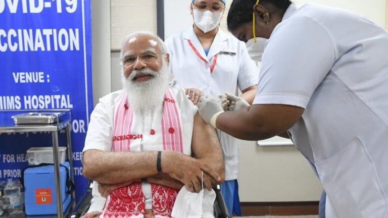 कोरोना वैक्सीनेशन में भारत ने रचा इतिहास, 100 करोड़ का आंकड़ा हुआ पूरा