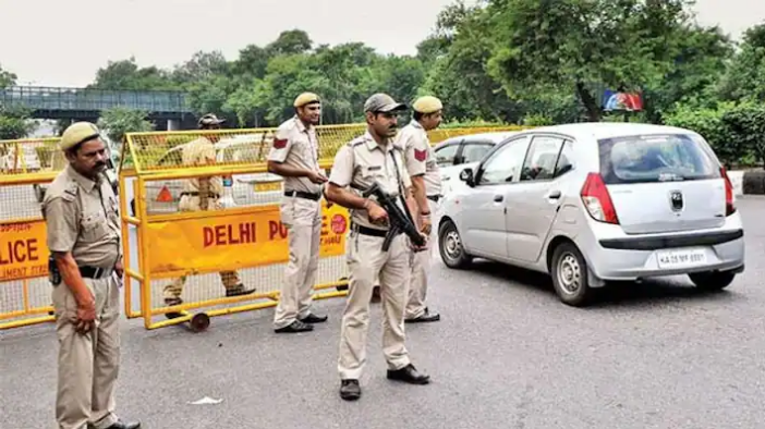 दिल्ली पुलिस की स्पेशल सेल को मिली बड़ी कामयाबी, हथियार समेत एक आतंकी गिरफ्तार