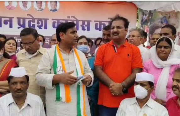 राजस्थान कांग्रेस ने रखा मौन व्रत, लखीमपुर मामले में केंद्रीय गृह राज्य मंत्री के इस्तीफे की मांग