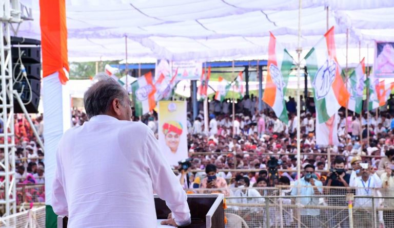 CM Gehlot’s natural talk with people shows it is possible to become popular without saying any ‘ jumlas’