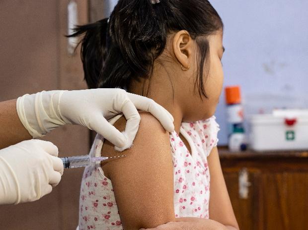 किशोरों के लिए देश में कोविड टीकाकरण अभियान शुरू, 5 राज्यों ने अब तक सबसे अधिक शॉट दिए