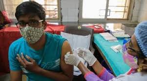 कोविड-19 से बचने के लिए बच्चों का टीकाकरण शुरू