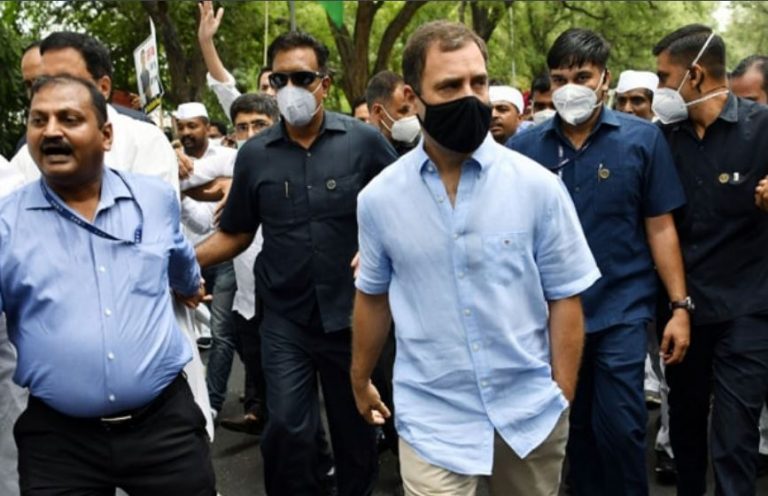 लगातार दूसरे दिन इडी के सामने पेश हुए राहुल गांधी, प्रदर्शन कर रहे कांग्रेस कार्यकर्ताओं को पुलिस ने लिया हिरासत में