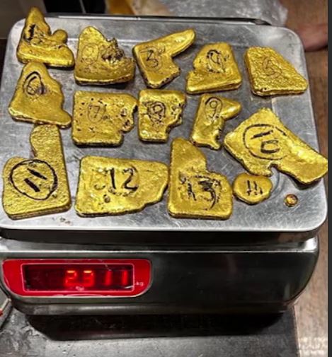 जयपुर एयरपोर्ट पर डीआरआई टीम ने पकड़ा 1 करोड़ से ज्यादा का सोना,इस तरह छिपा कर लाया